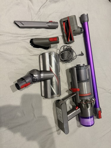 Dyson v11 vacuum - vacuum, not