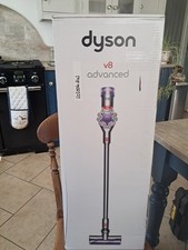 NEW DYSON V8 ADVANCED VACUUM